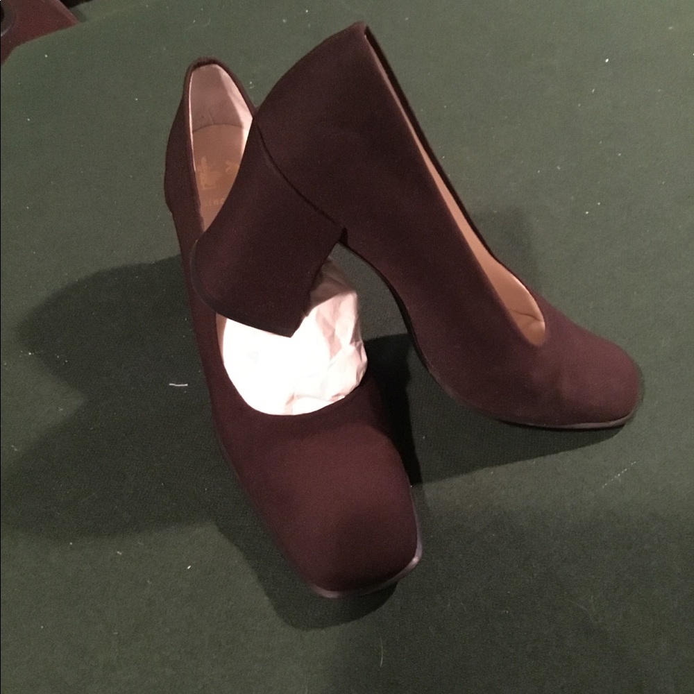 Delman Pumps